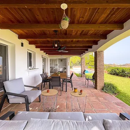 Rosa Blanca- Private Pool, Views *